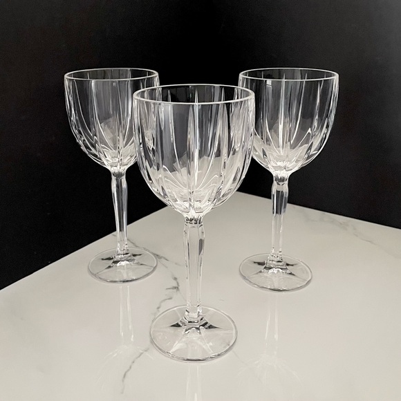 SET of 3 Omega All Purpose Wine Glasses - Marquis Waterford Crystal - Picture 1 of 8
